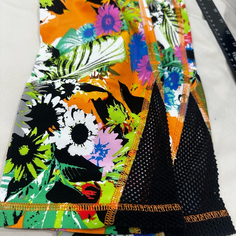 Trina Turk Womens Floral Capri Leggings, Small - Picture 7 of 7